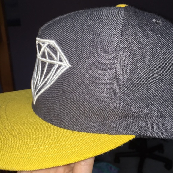 Diamond SnapBack - Picture 2 of 3